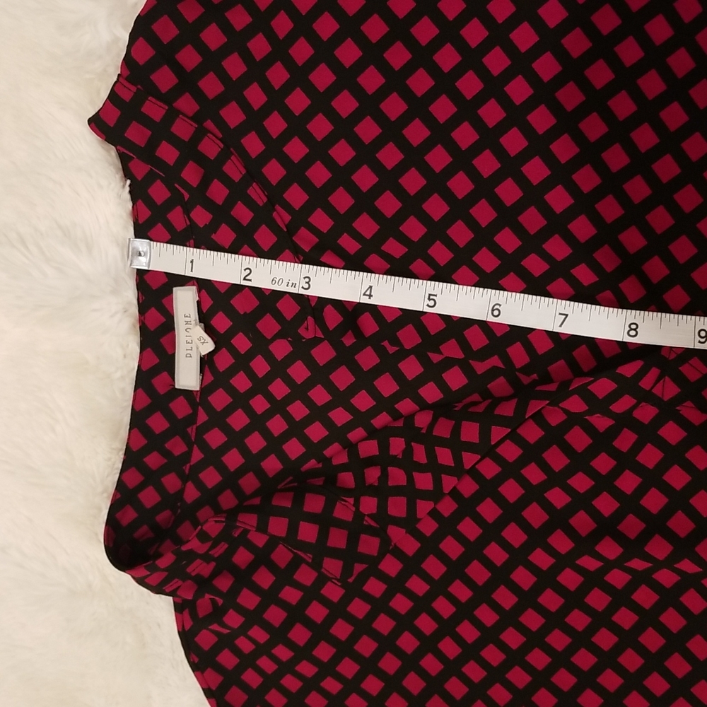 Pleione Short Sleeve Blouse with red pattern, size XS - Picture 12 of 13
